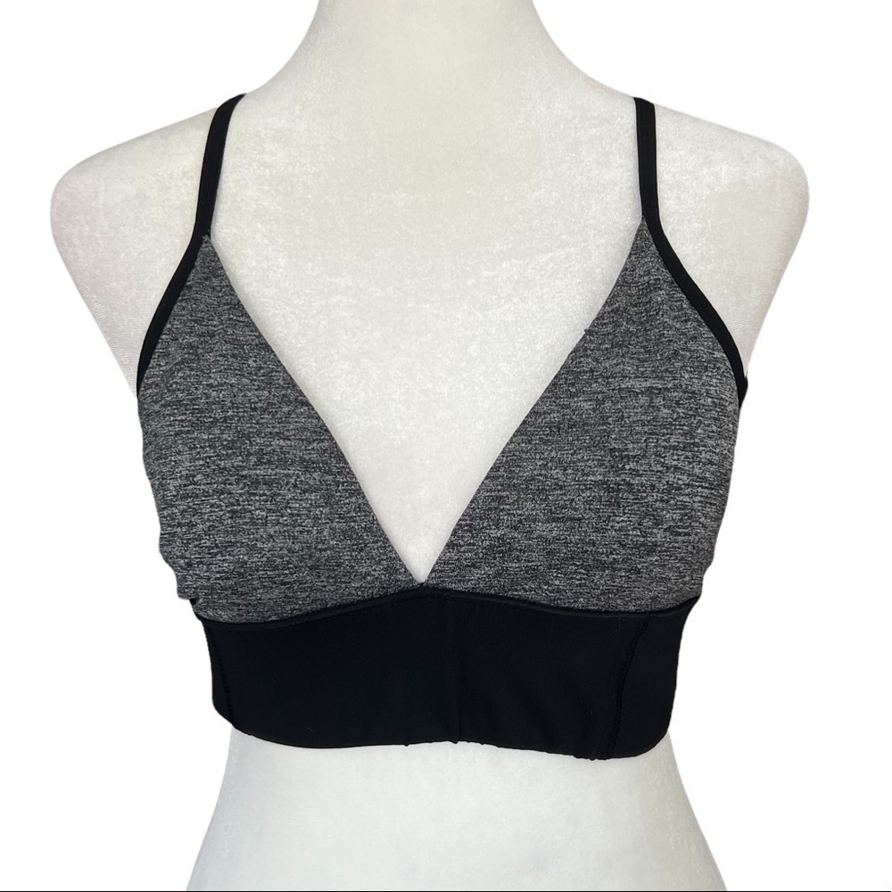 FOREVER 21 Strappy Sports Bra